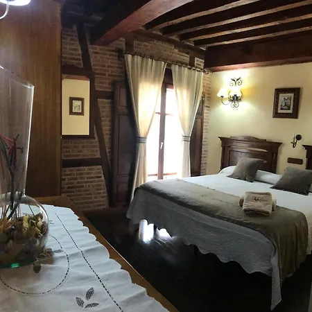 Guest house Hospederia Casa De Cisneros 2*