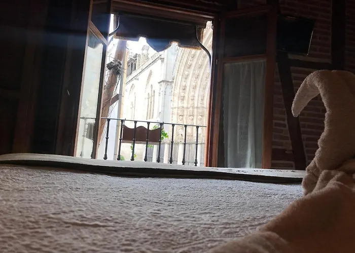 Guest house Hospederia Casa De Cisneros 2*