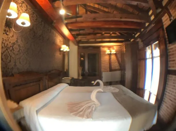 Hospederia Casa De Cisneros Guest house 2*