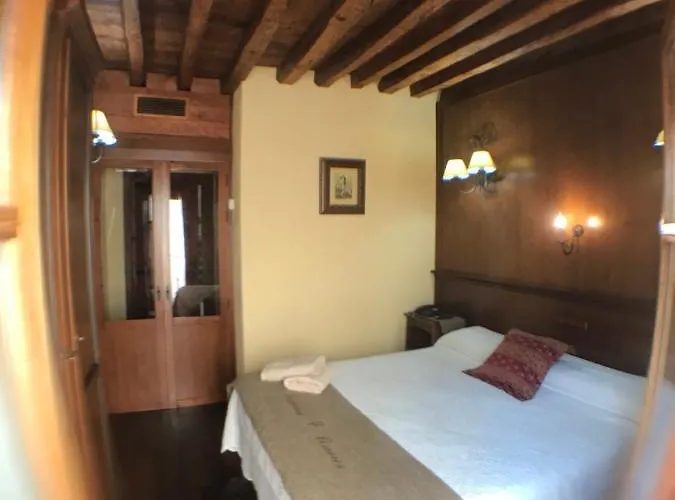 Hospederia Casa De Cisneros Guest house