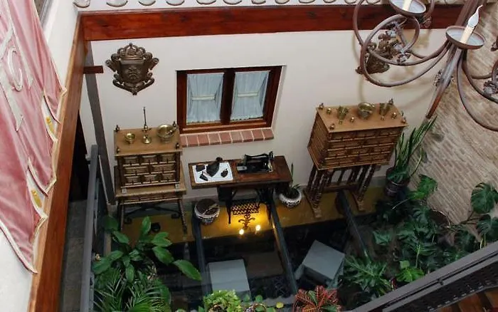 Hospederia Casa De Cisneros 2*