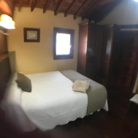西斯内罗斯旅馆 2*