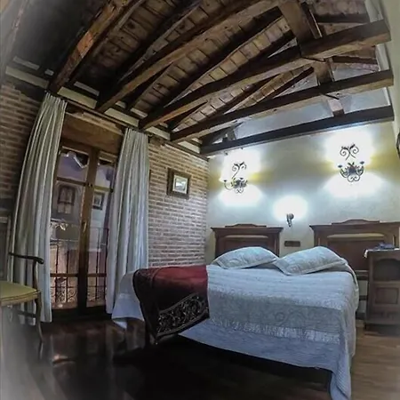Hospederia Casa De Cisneros Casa de hóspedes 2*